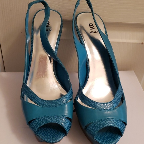 Shoes - Picture 2 of 2